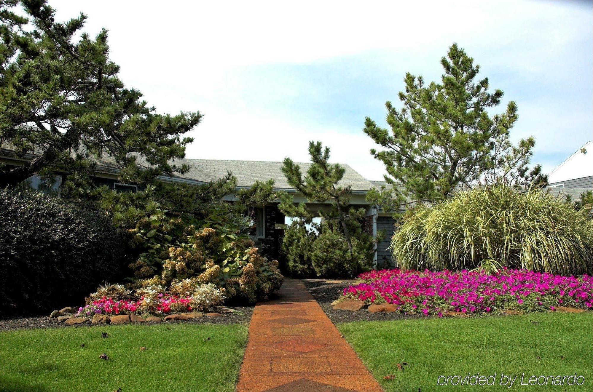 The Seaglass Inn & Spa Provincetown Servis gambar